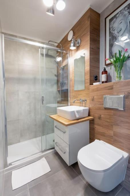 Apartment In The Heart Of Warsaw. Business&travel. *